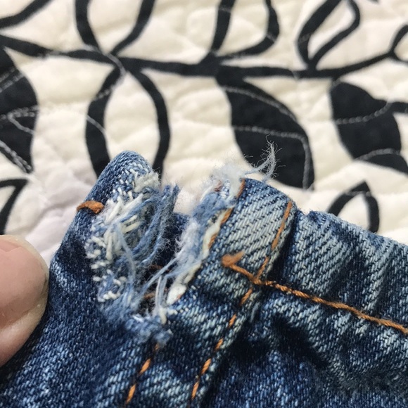 ❤️(71) Levi’s 505 jeans 36 wide by 32 long. Jeans are in great condition. - Picture 10 of 10